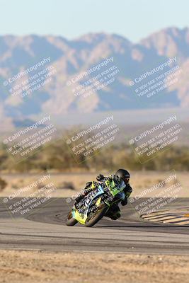 media/Dec-07-2025-CVMA (Sun) [[3e7d2de5dc]]/Race 18-Formula Twins-Formula 40 UL/